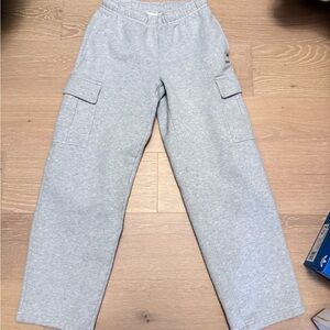 TNA COZY FLEECE MEGA FIT CARGO PANTS. SIZE XS